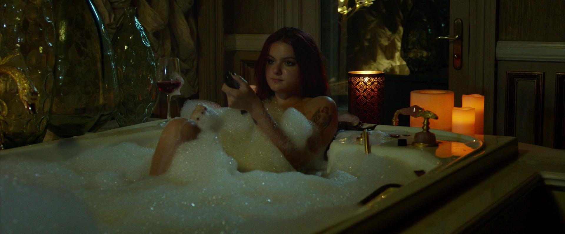 25P Ariel Winter Nude