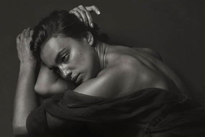 10P Irina Shayk Nude Photos