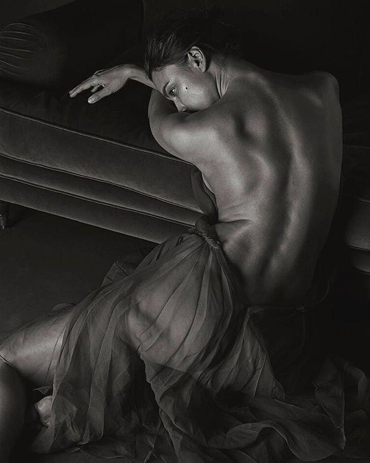 10P Irina Shayk Nude Photos