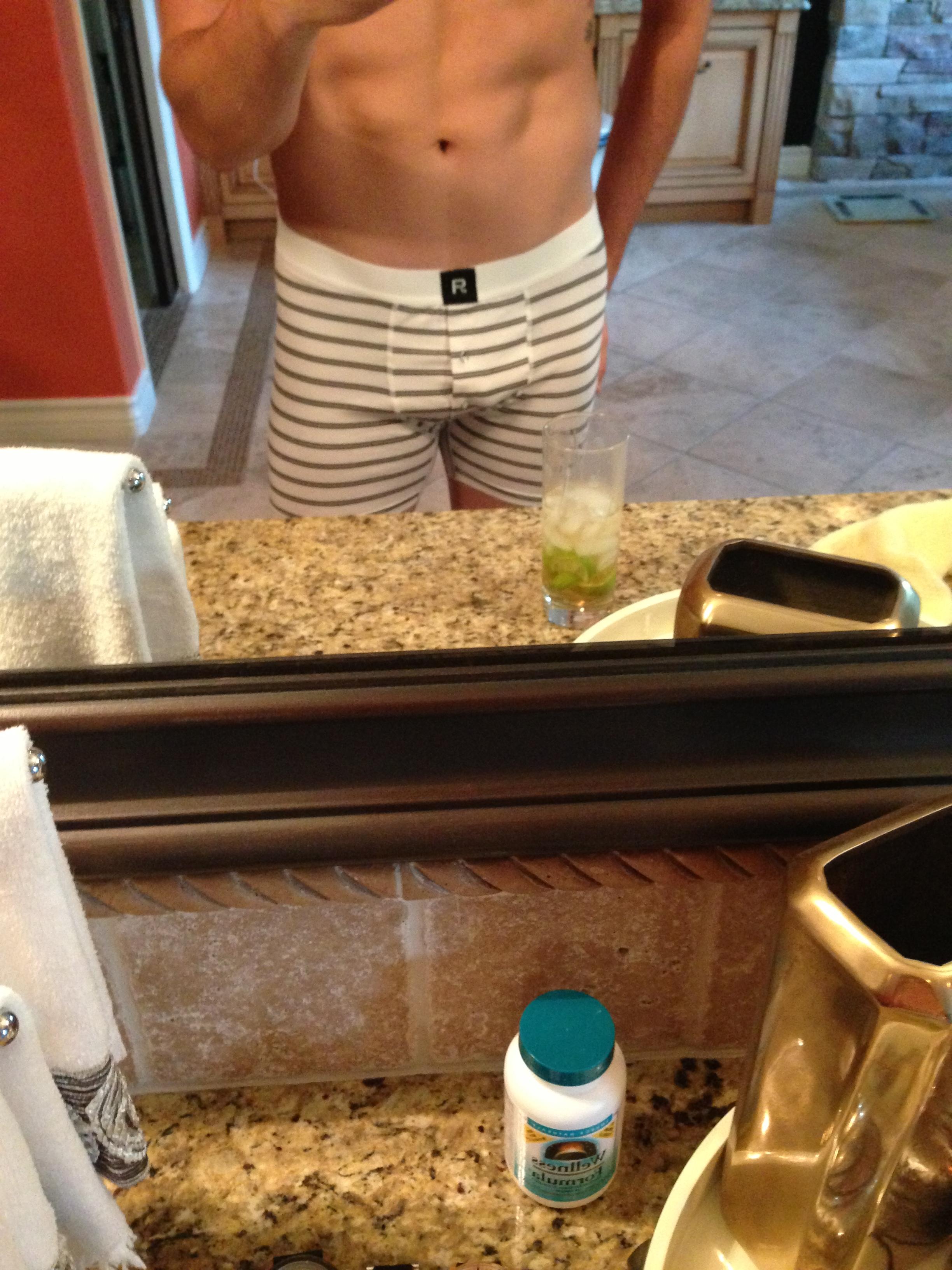 23P Hottest Kaley Cuoco on nude photos
