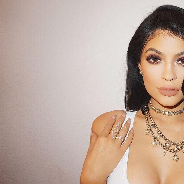 25P Nude pics of Kylie Jenner