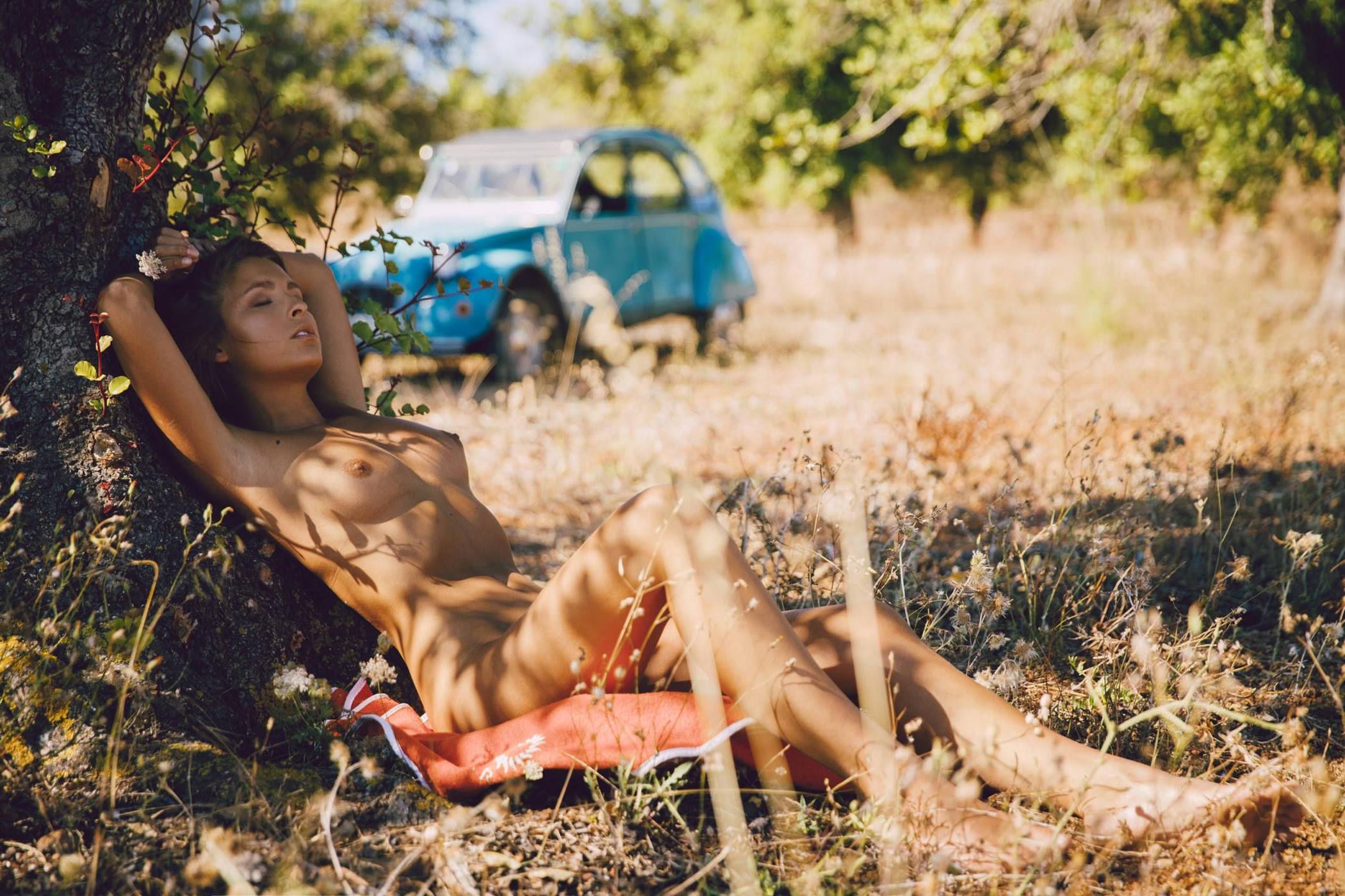 10P Marisa Papen Nude Photos