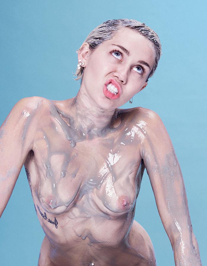 4P Miley Cyrus Nude Pictures