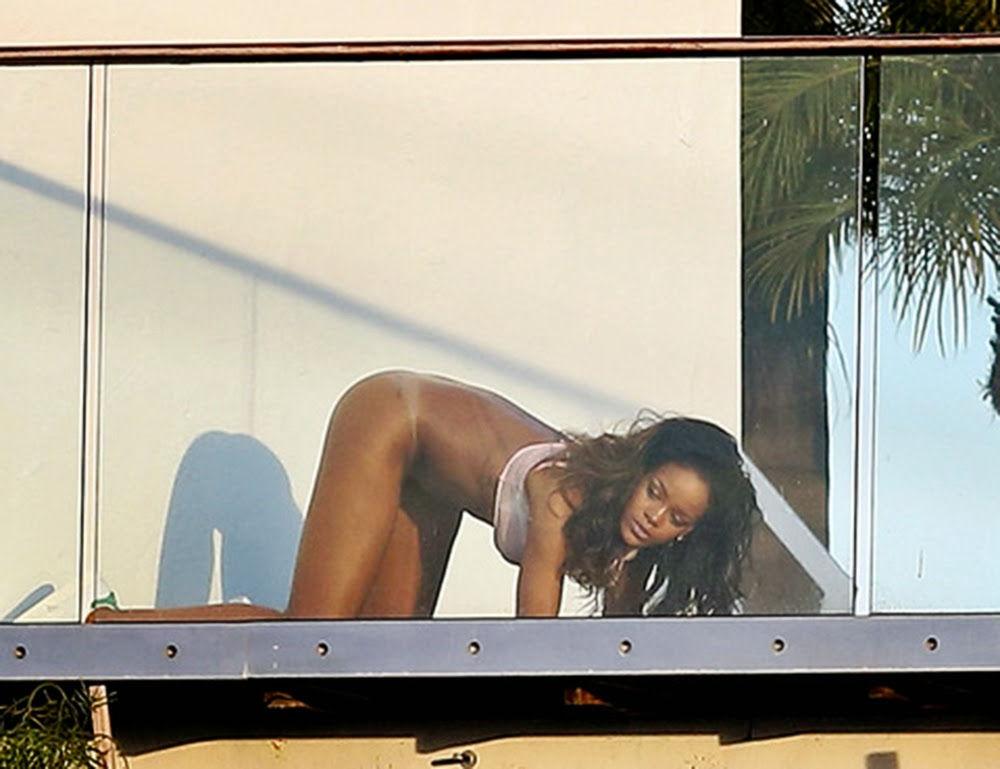 23P Rihanna Nude