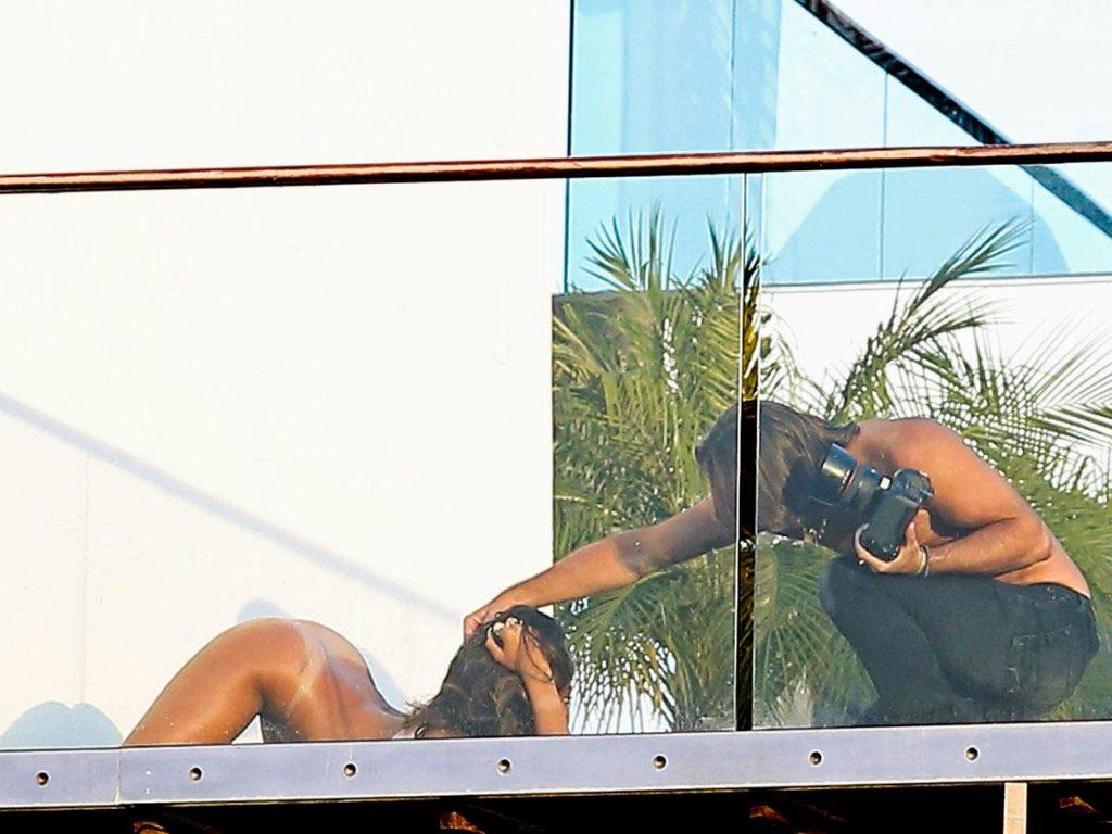 23P Rihanna Nude