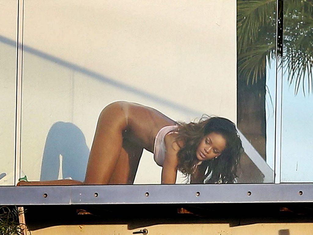 23P Rihanna Nude