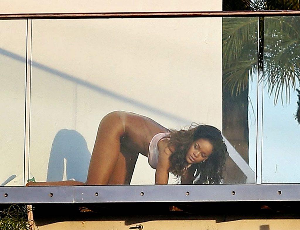 23P Rihanna Nude
