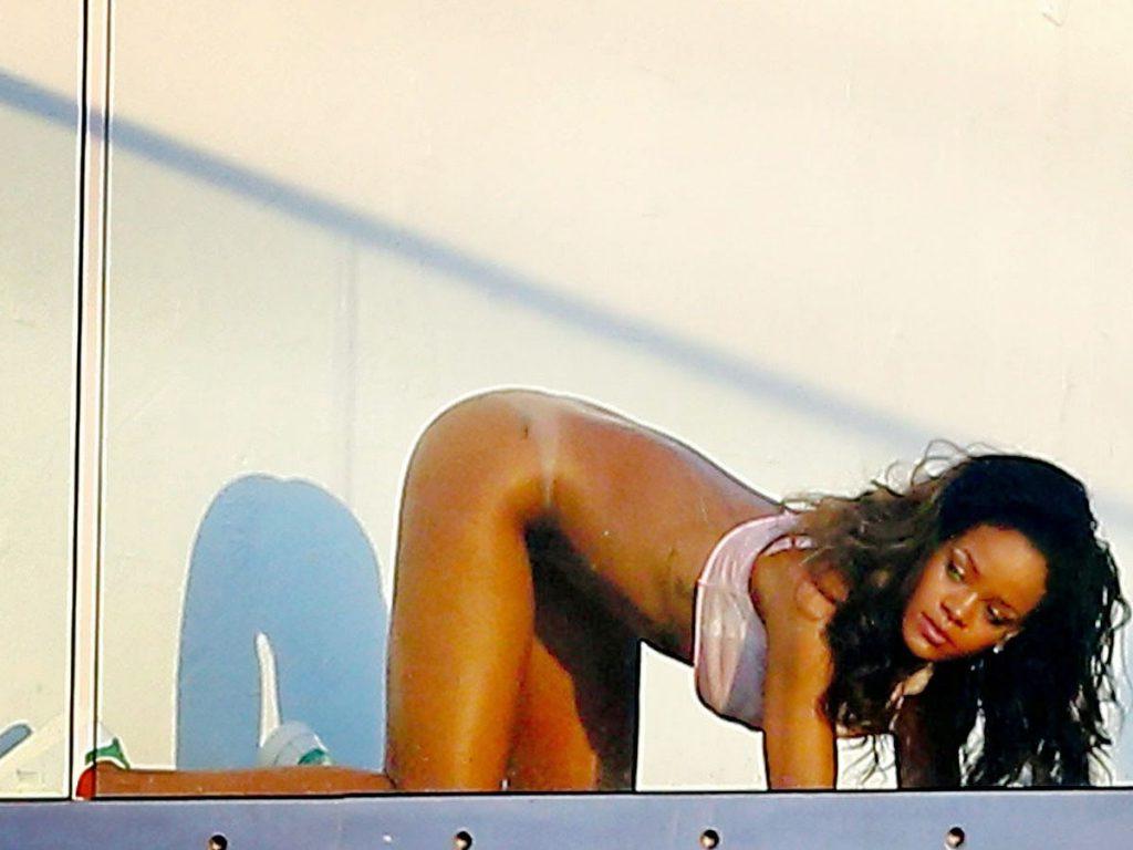 23P Rihanna Nude