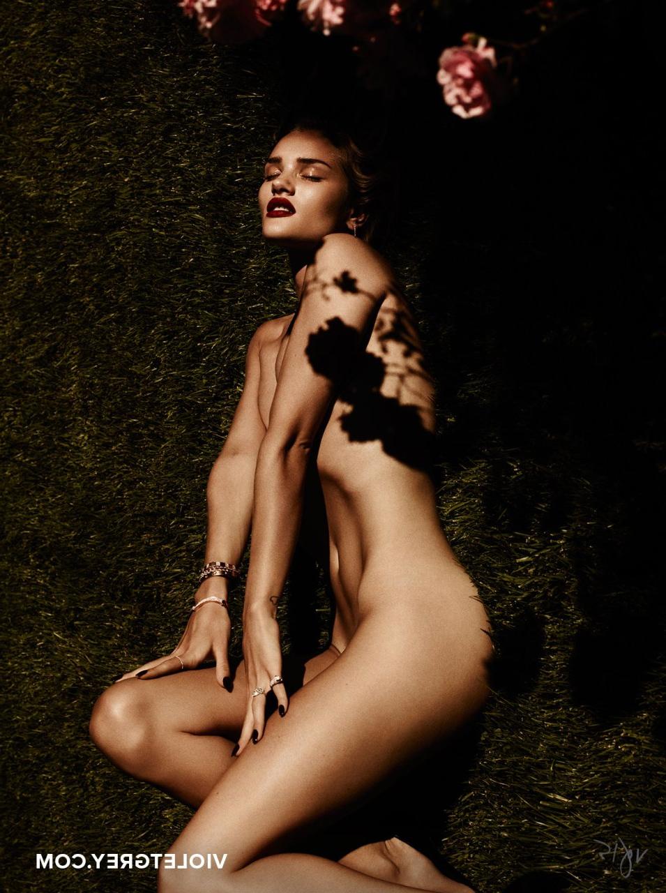 5P Rosie Huntington-Whiteley nude pics