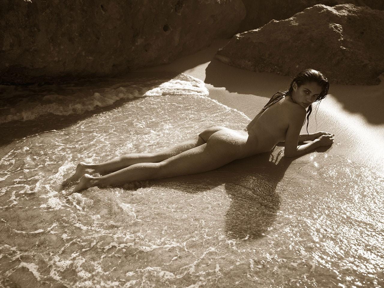 5P Nude Photoshoot of Sara Sampaio