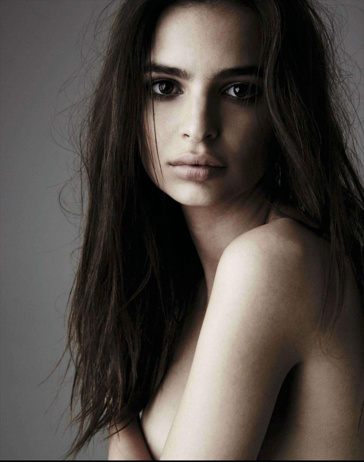 9P Nacktfotos von Emily Ratajkowski