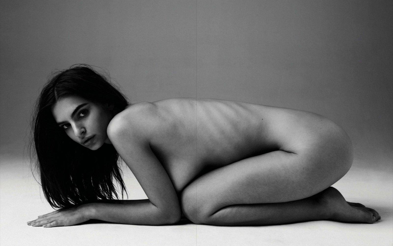 9P Nacktfotos von Emily Ratajkowski