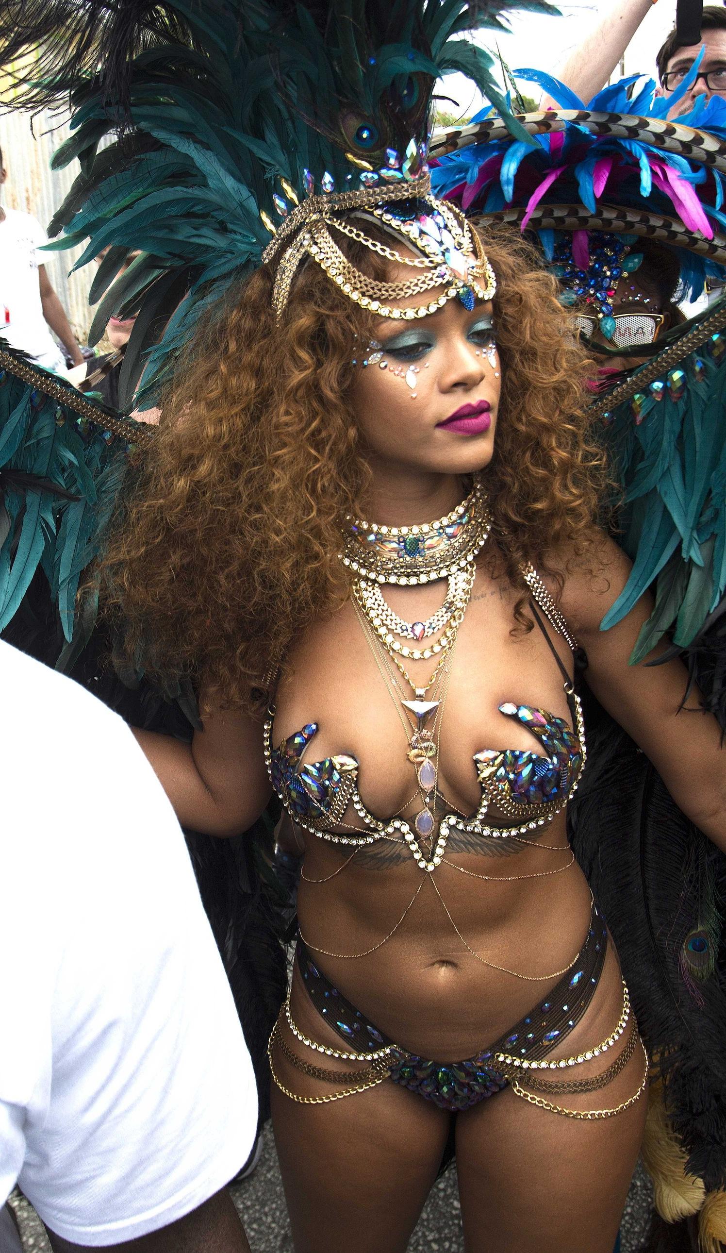 11P Rihanna Nacktbilder