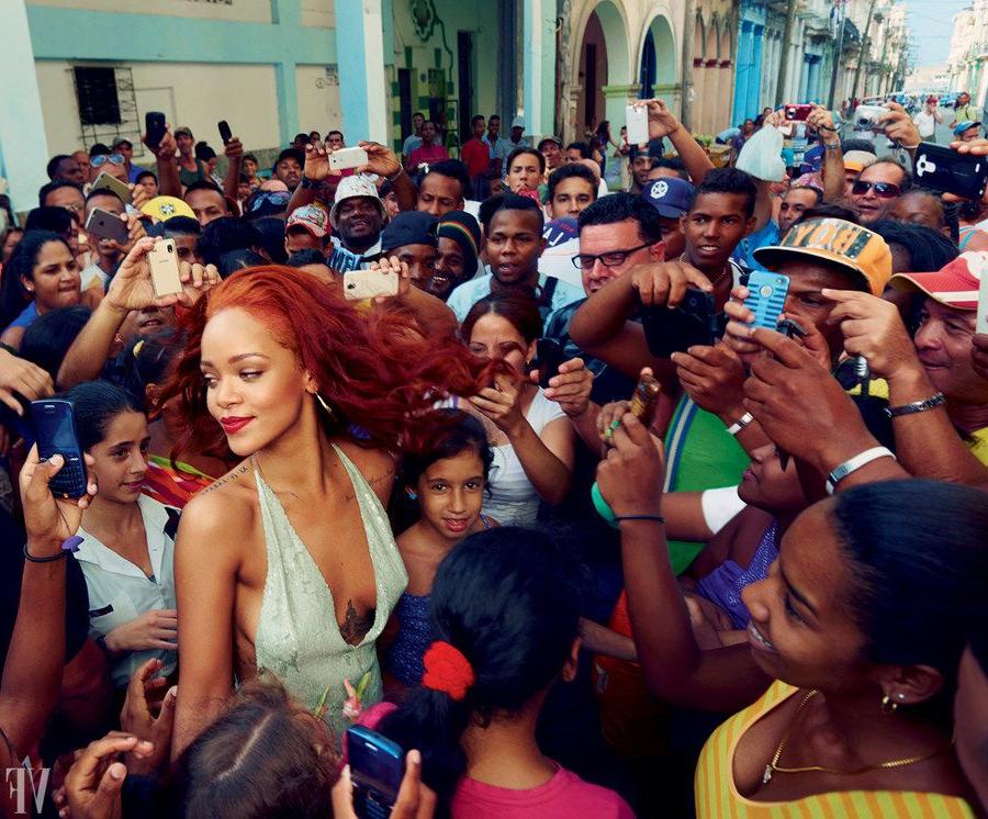 5P Rihanna Nude Photos