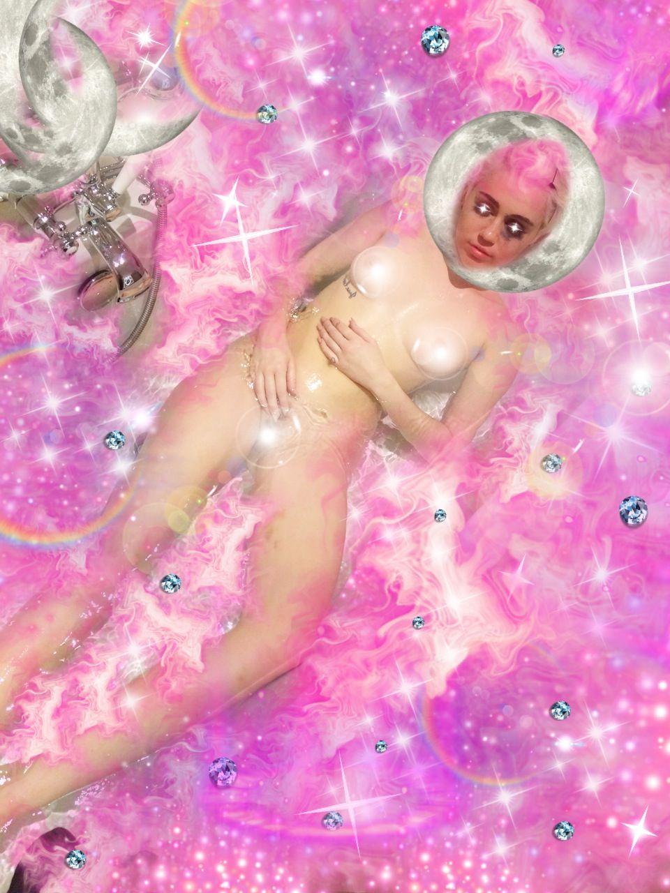 19P miley cyrus nude pics
