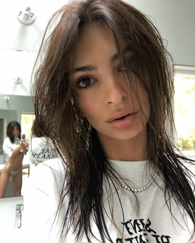 25P Emily Ratajkowski Nude