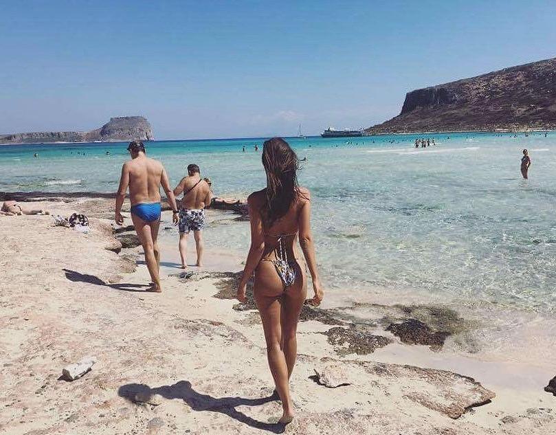25P Emily Ratajkowski Nude