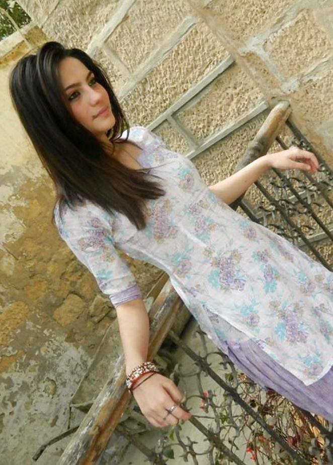 11P Paki sluts salwar kameez in satin
