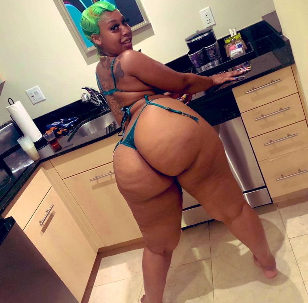 25P Nude Thots 4.0