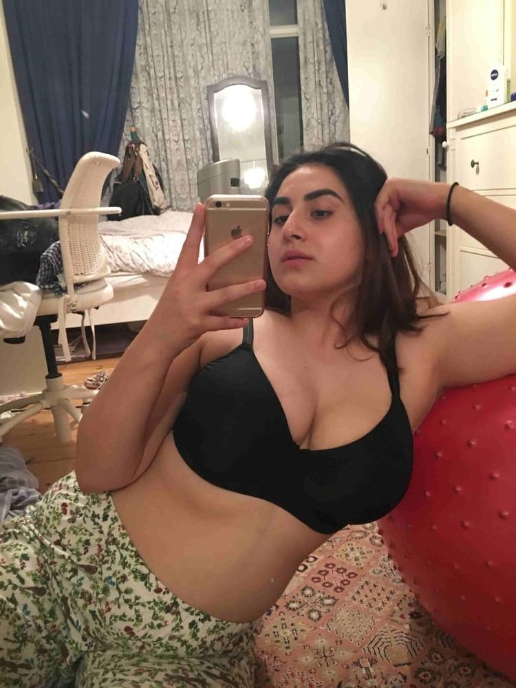 25P delhi Supper Hot girl Nude Photo Album