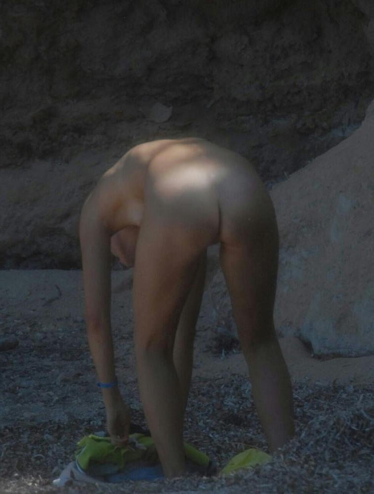 25P 0882 Nude Beach
