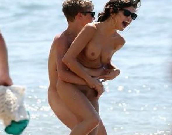 25P 0882 Nude Beach