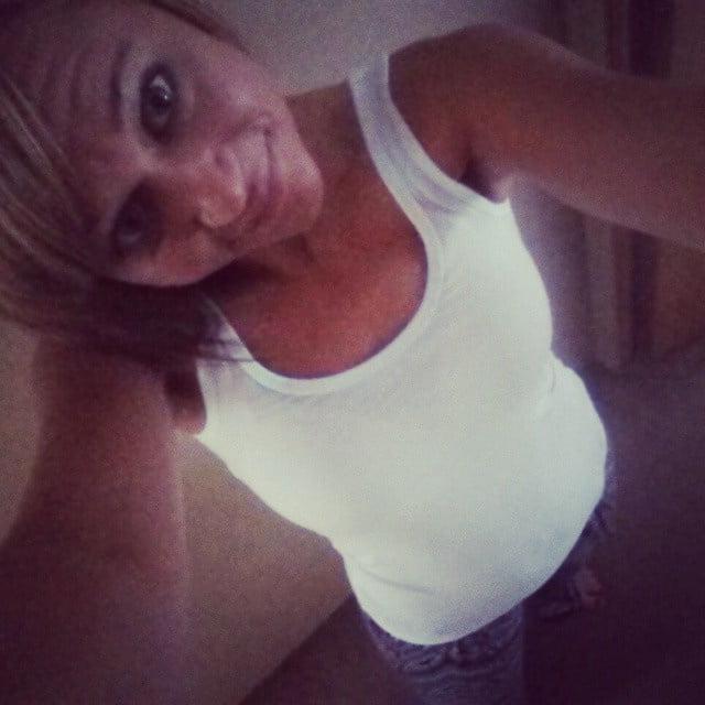 25P White Trash Hottie