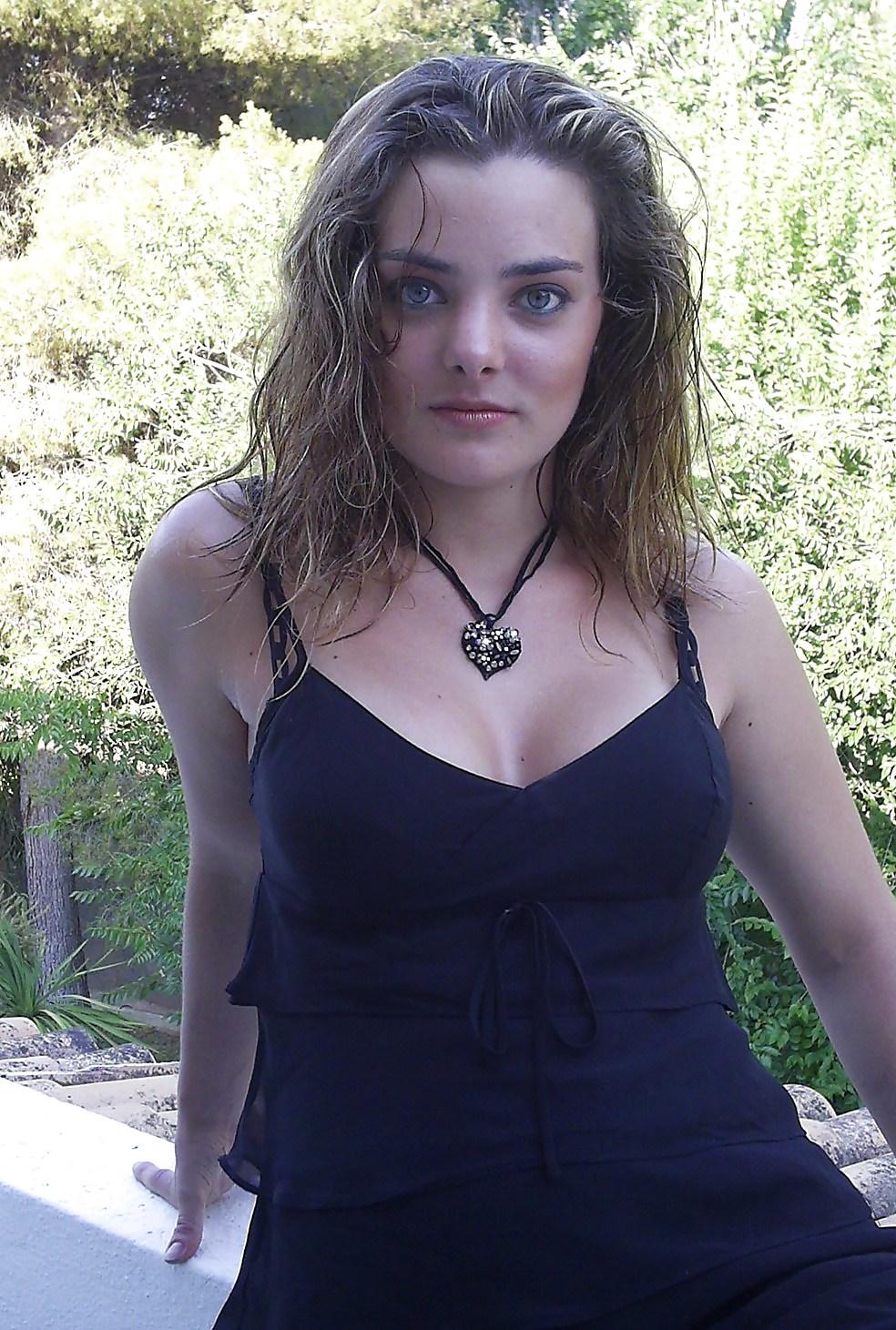 25P Hot Wife 1