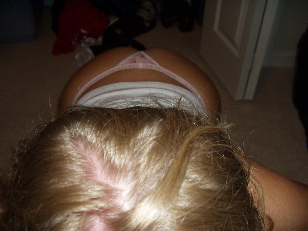25P Sexy babe posing nude
