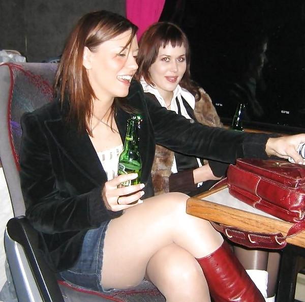25P Nylon - upskirt - leg 40