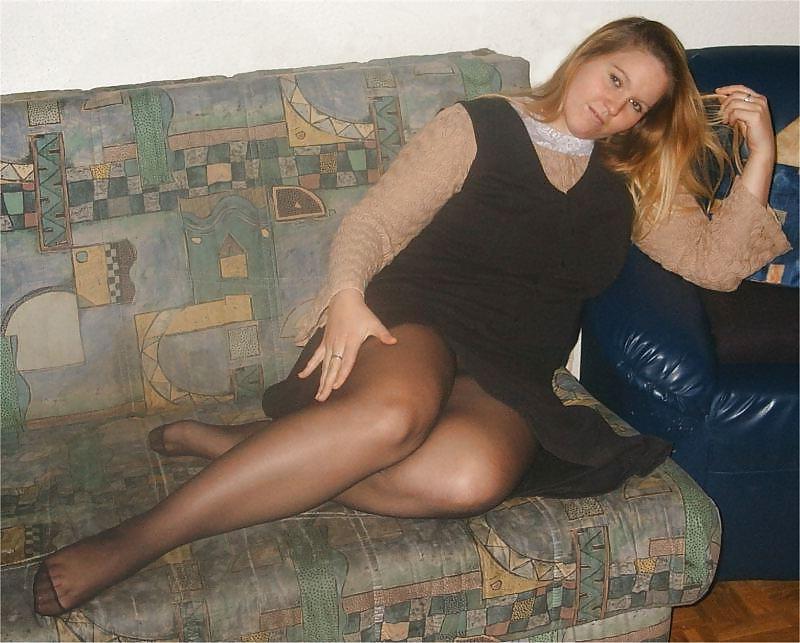 25P Nylon - upskirt - leg 40