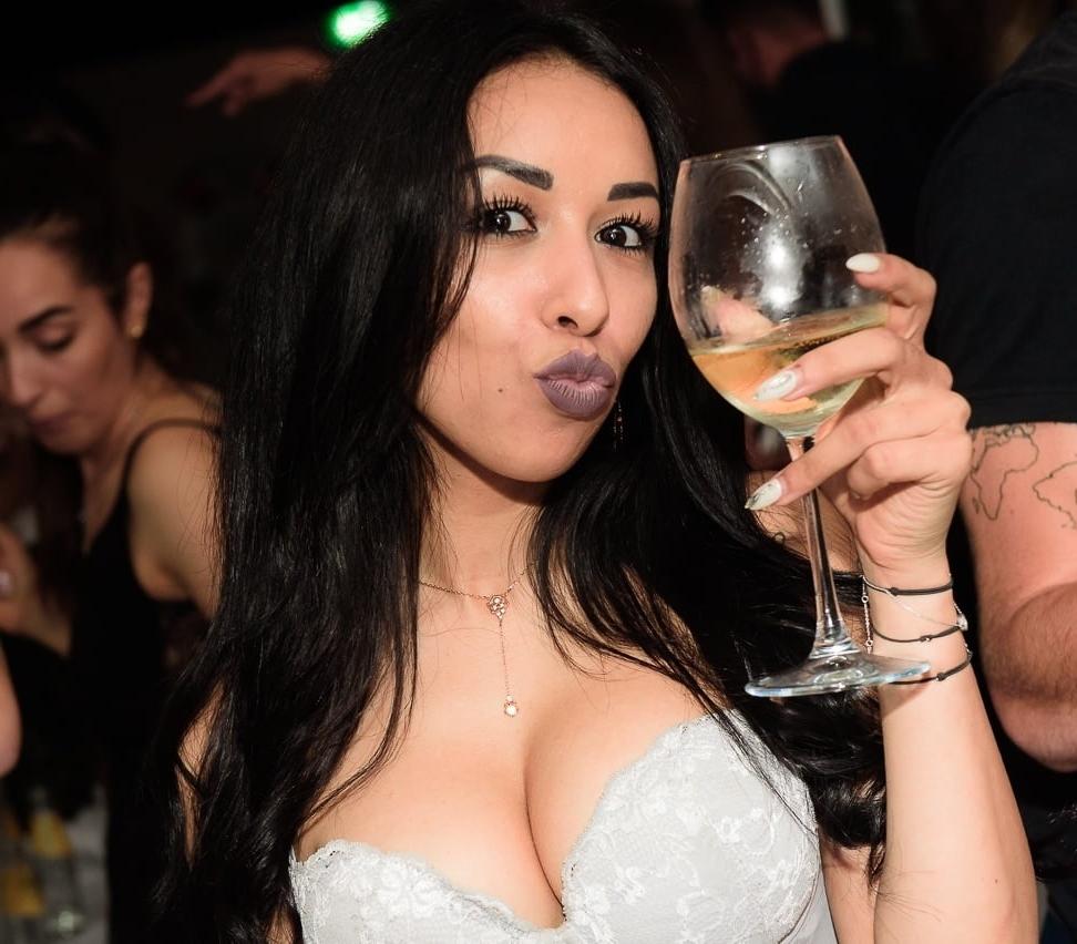 20P Girls partying in club - Paris #99