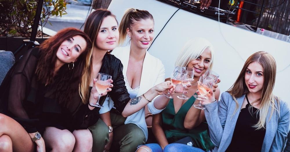 20P Girls partying in club - Paris #99