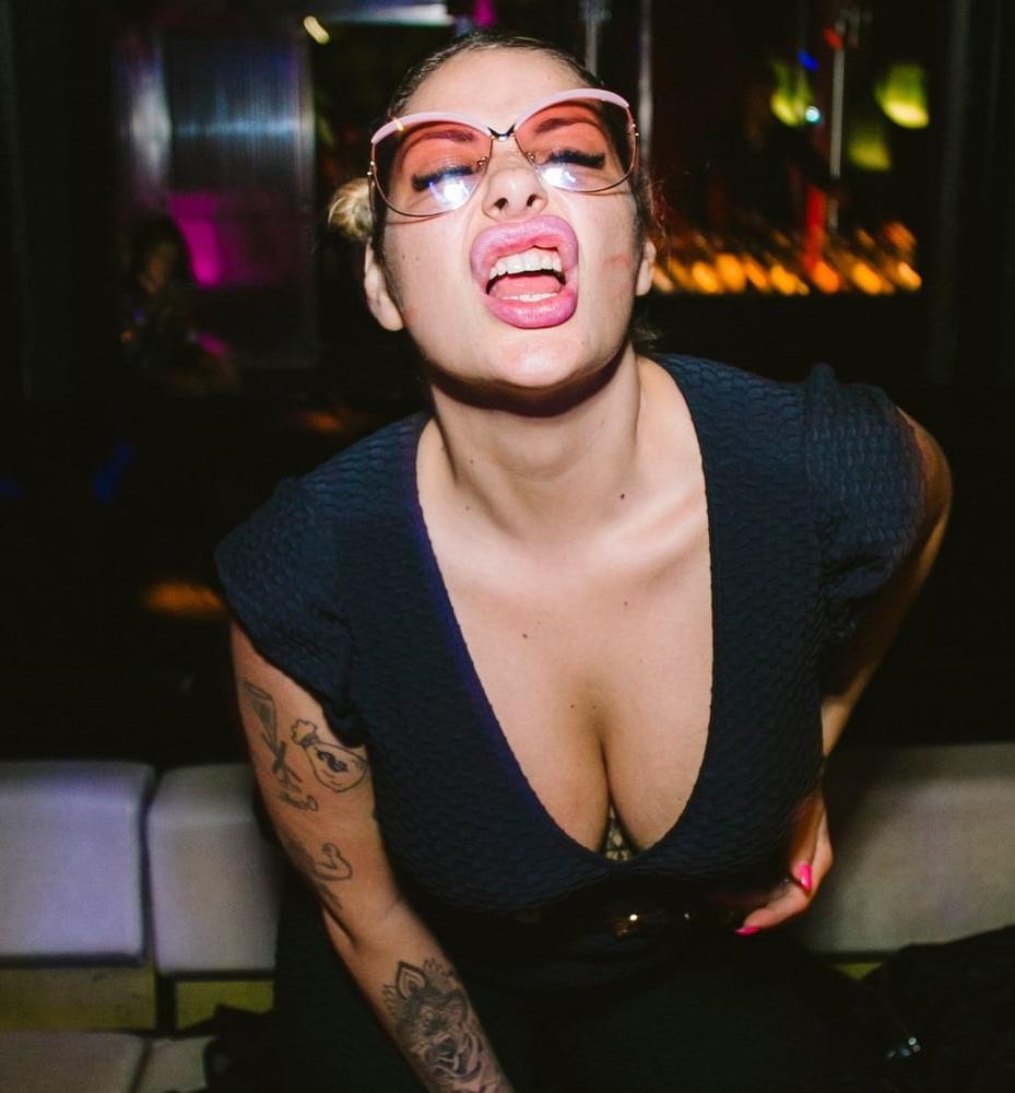 20P Girls partying in club - Paris #99