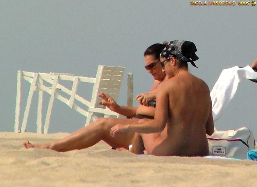25P Nude beach