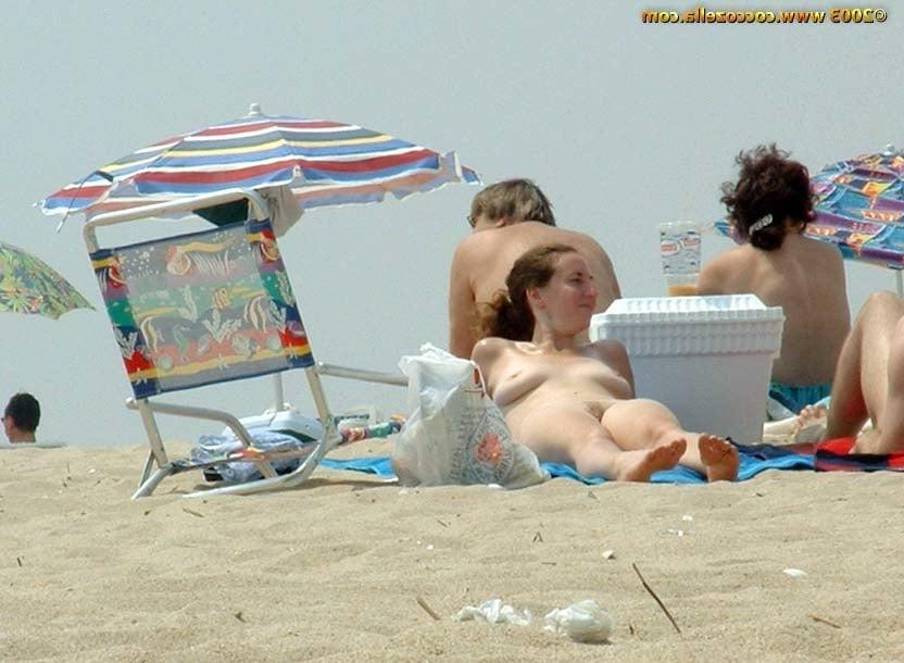 25P Nude beach