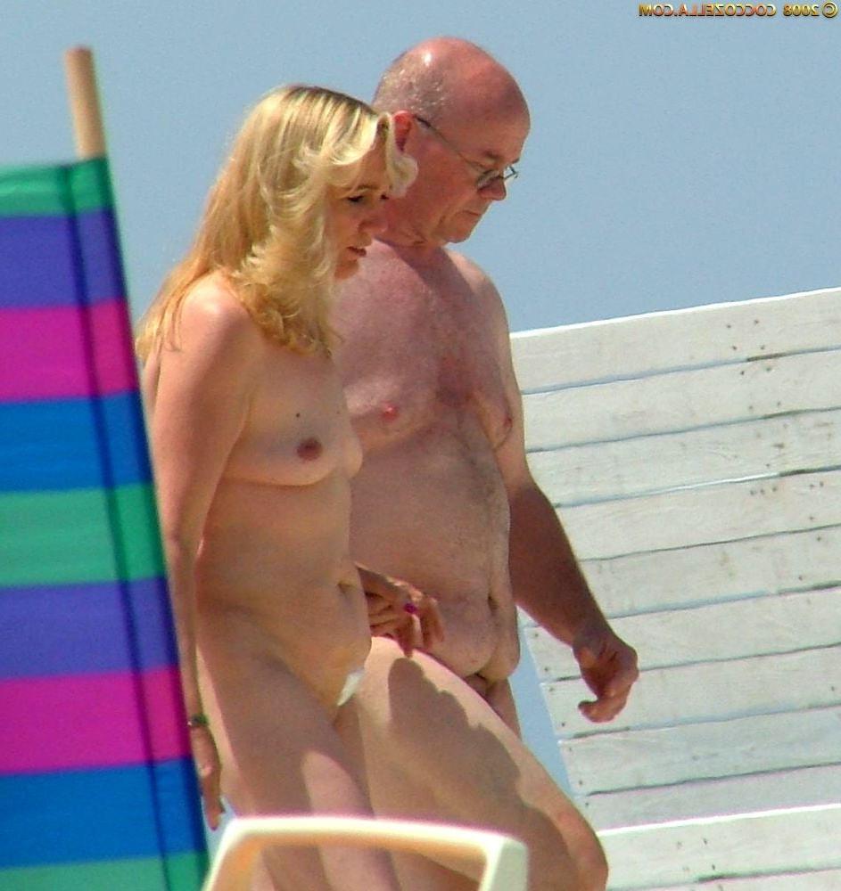 25P Nude beach
