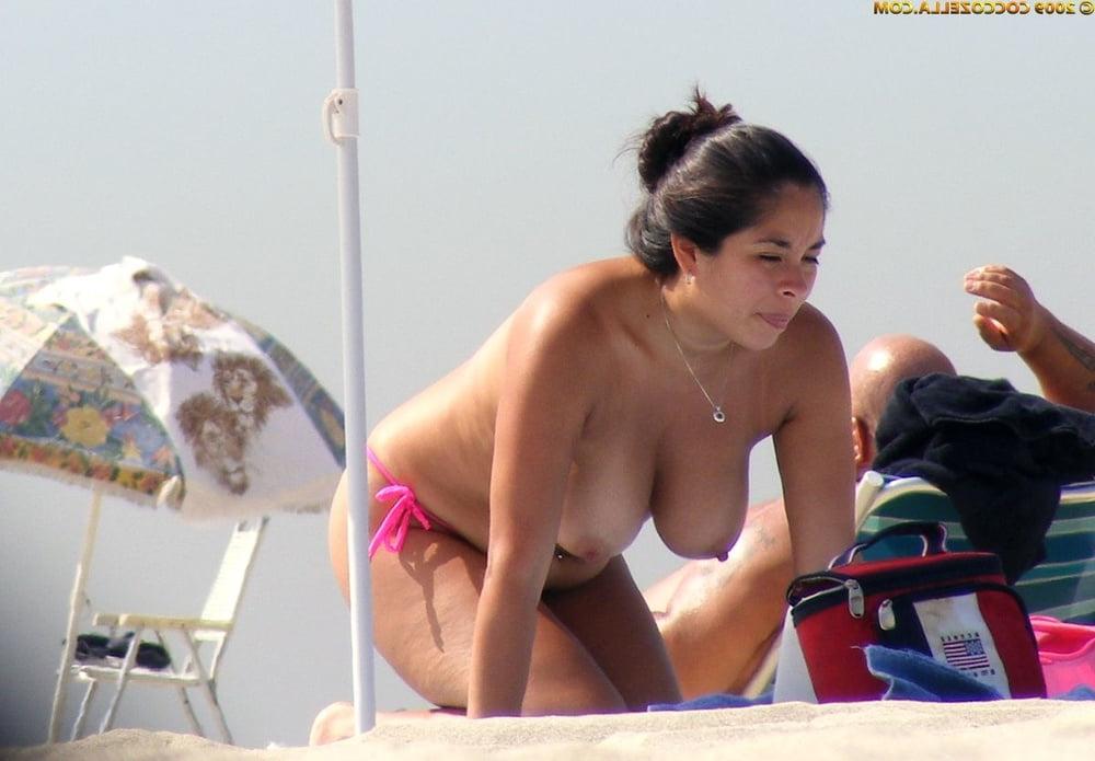 25P Nude beach
