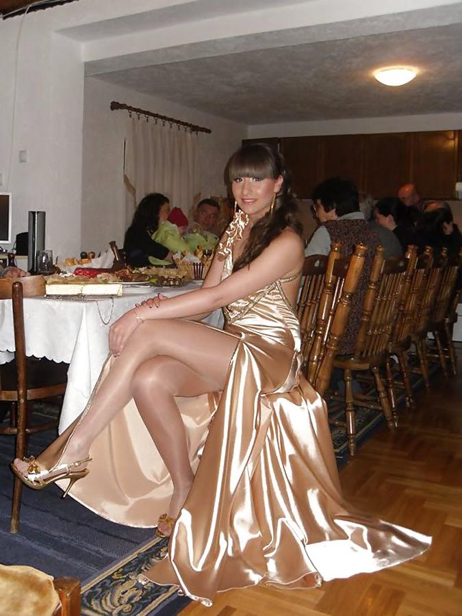 20P Nylon - upskirt - leg 41