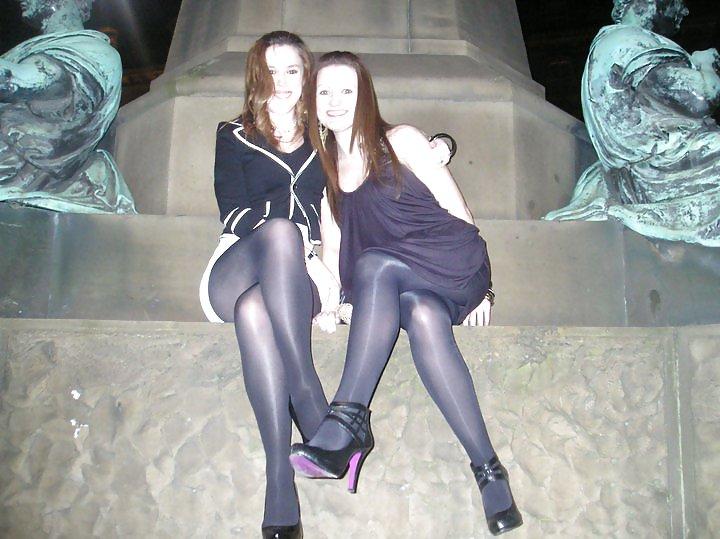 20P Nylon - upskirt - leg 41