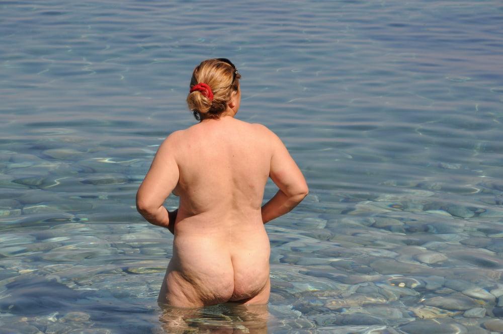 25P Matures and Grannies Nudist Asses Edition