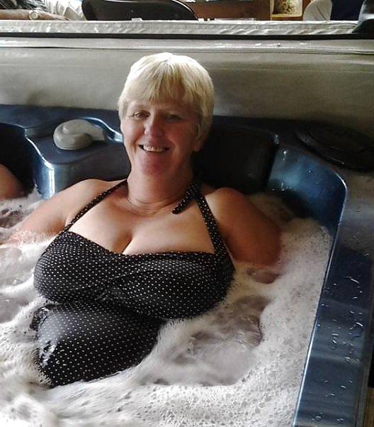 5P Horny BBW Marie from Gloucester
