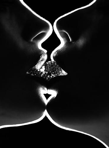 25P BLACK - WHITE NUDES