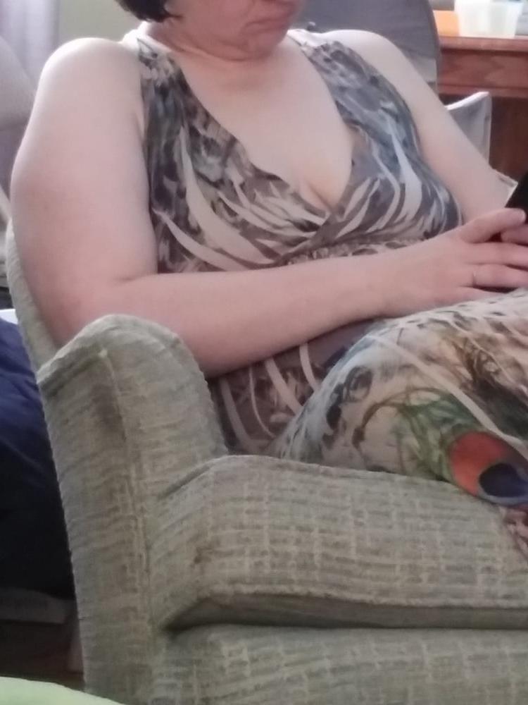 11P Saggy tits
