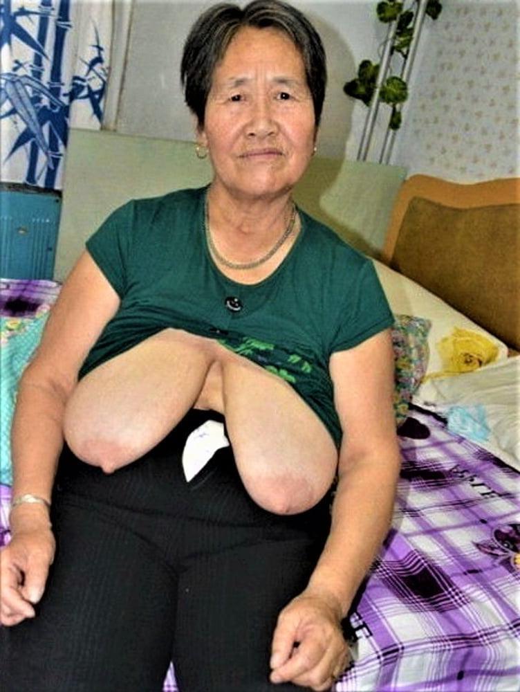 25P Older and hot 277 (Saggy tits)