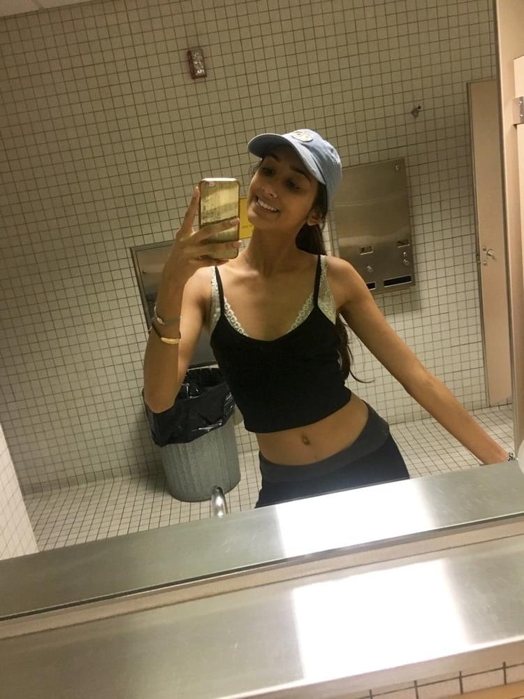 25P Nri Girl Nude Pics Set