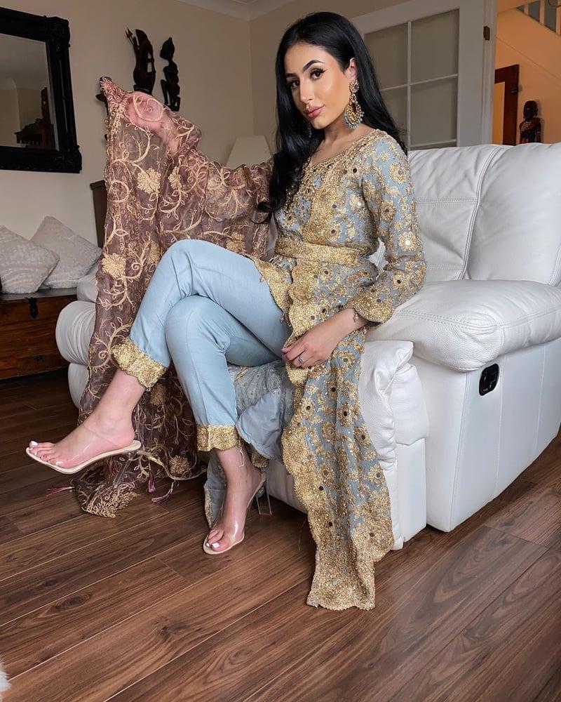 25P Paki Bengali sexy feet