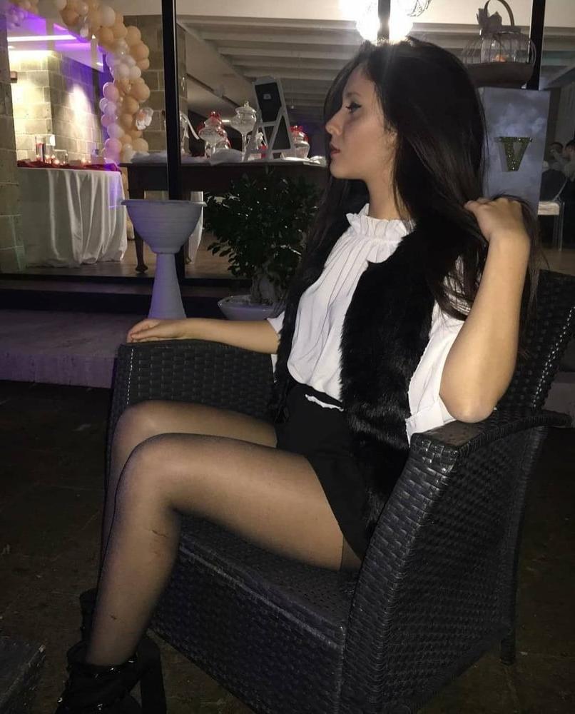 25P Teens &amp; Babes in black Nylon Pantyhose