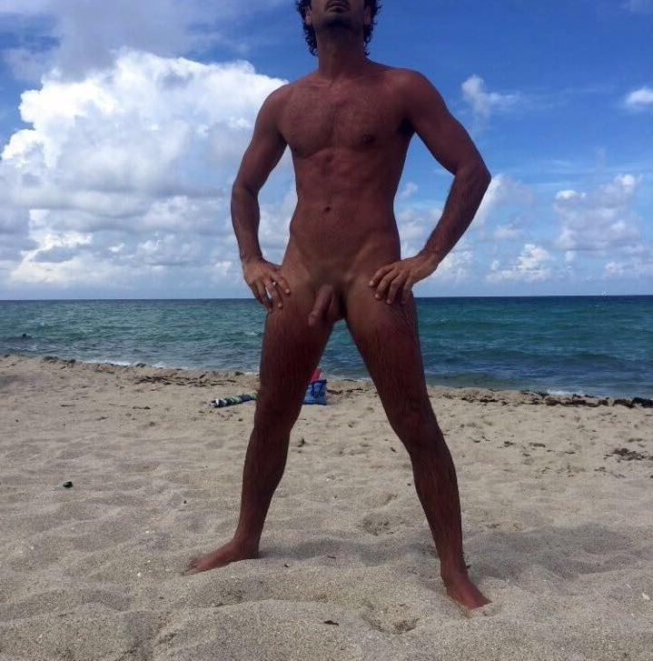 25P 0865 Nude Beach