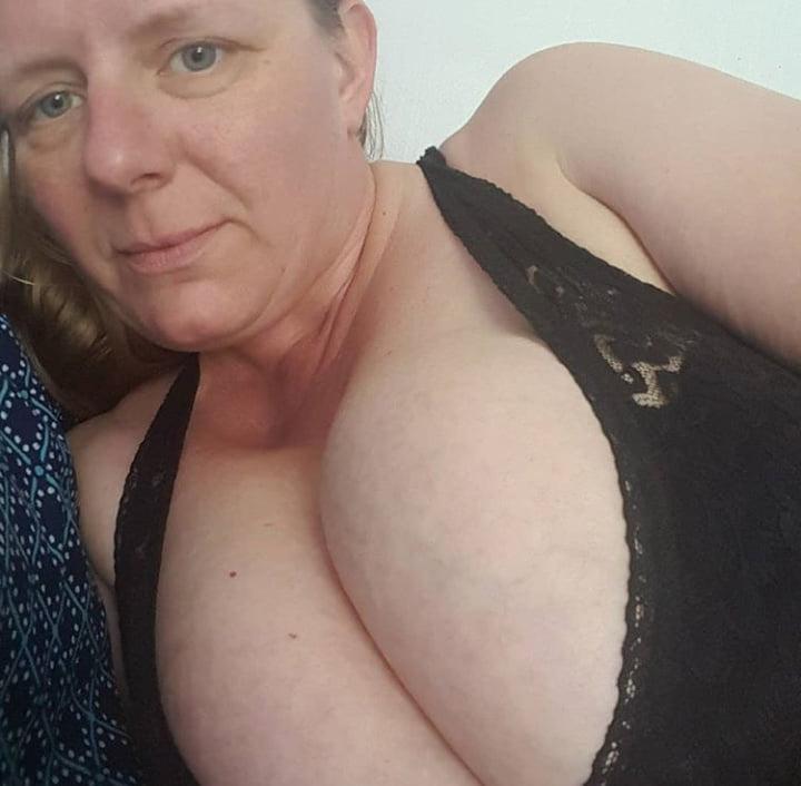 17P Big Titty White Instagram Milf Whore Named Cathy